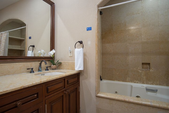 Room 563 of 599