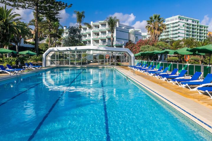 Pools & Facilities
