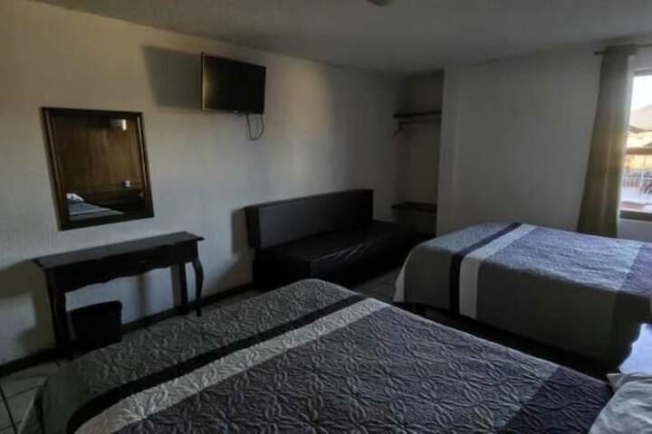 Room 12 of 28