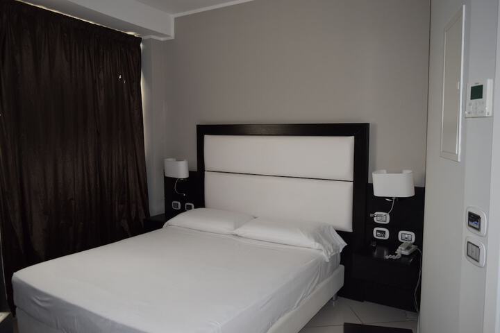 Room 11 of 50