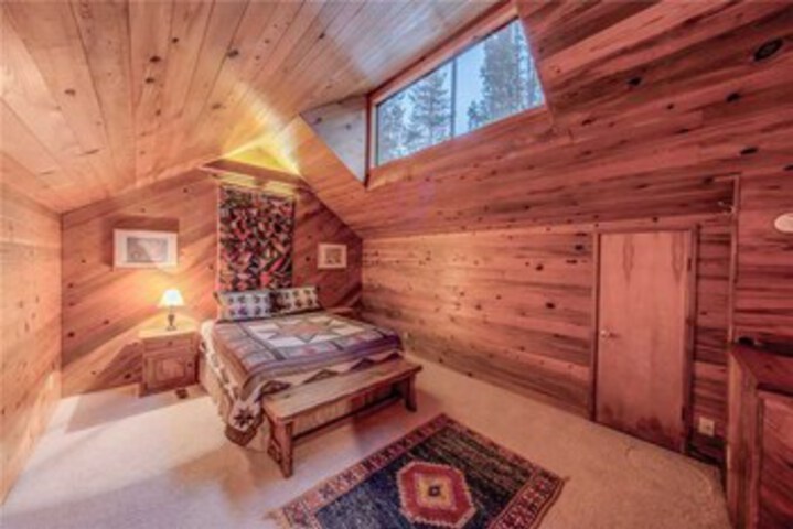 Room 16 of 18