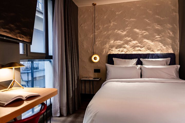 Room 21 of 77