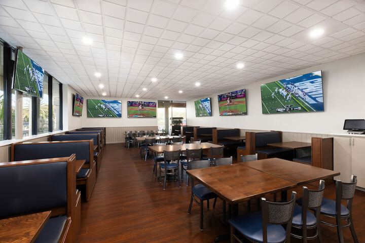 Sports bar