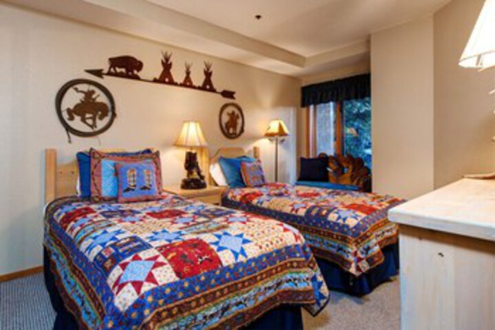 Room 25 of 27