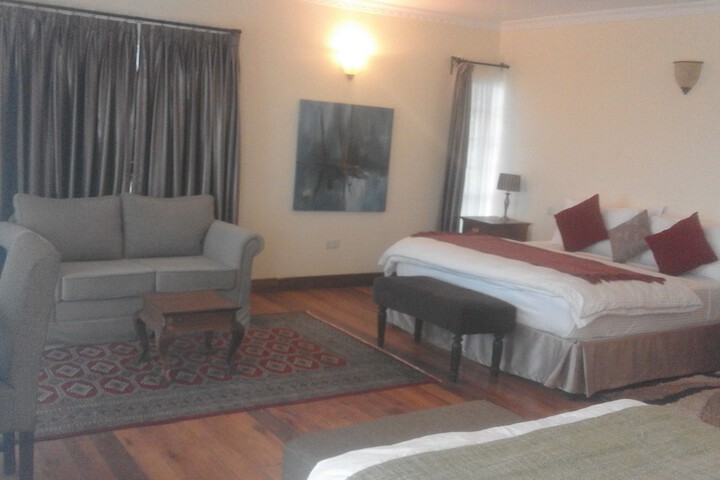 Room 2 of 8