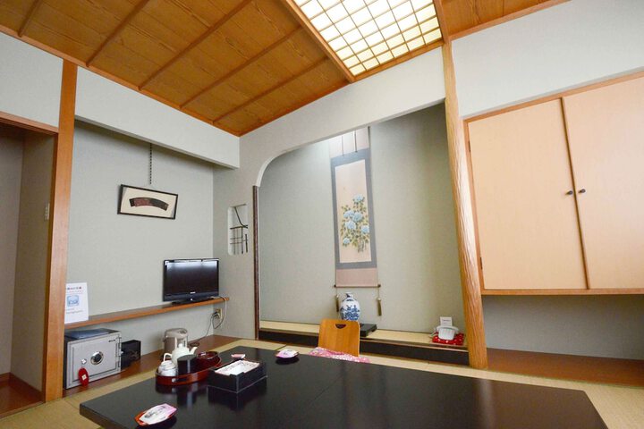 Room 9 of 40