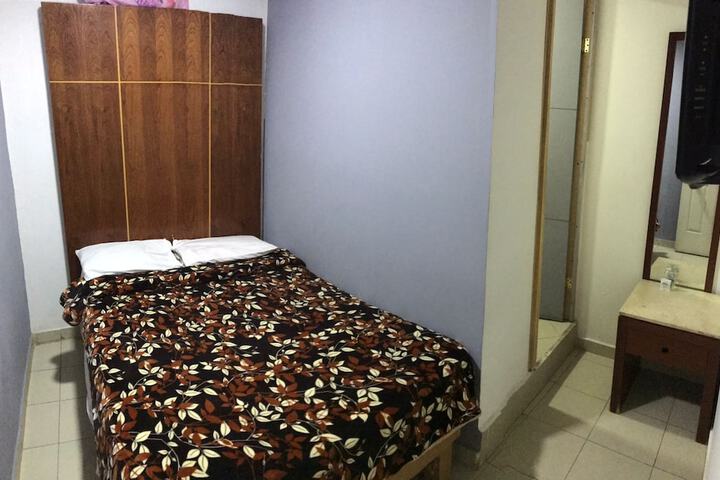 Room 4 of 12