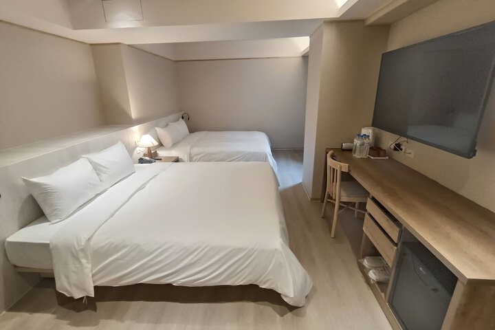 Room 5 of 37
