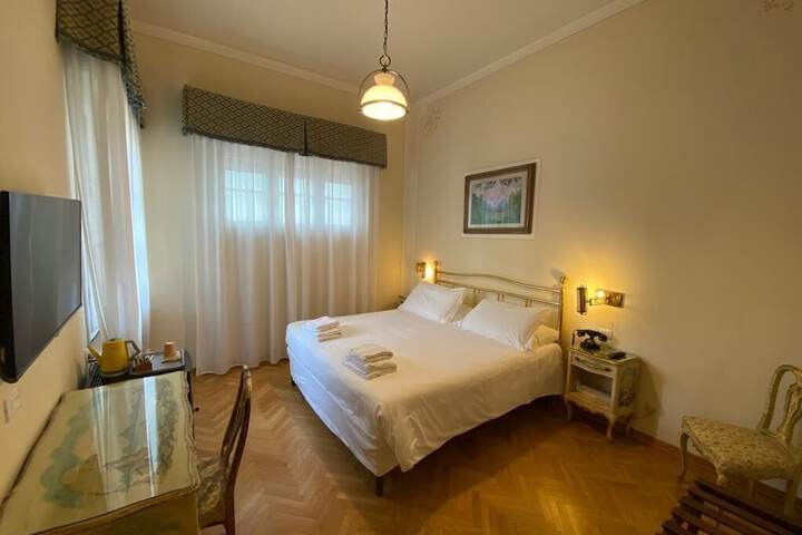 Room 44 of 129