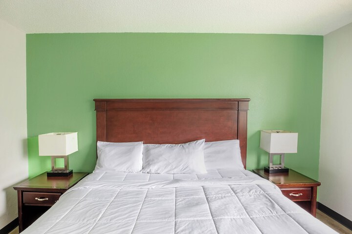 Room 10 of 20
