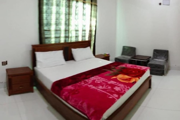 Room 4 of 5