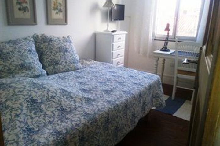 Room 6 of 14