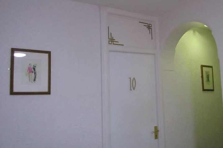 Ballroom/Hall 88 of 99