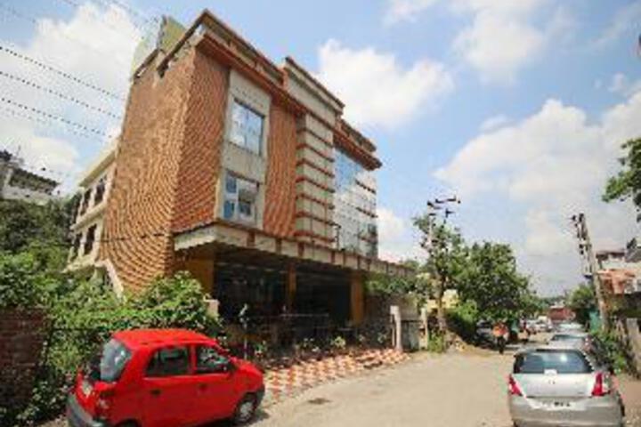 OYO Hotel Valley Plaza