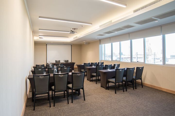 Business Center 23 of 26