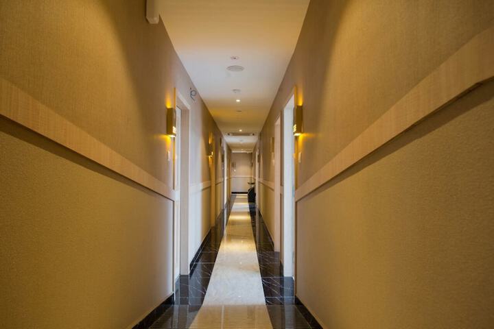 Ballroom/Hall 23 of 31