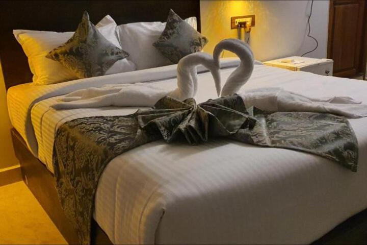 Le Supreme Inn (the lap of luxury)