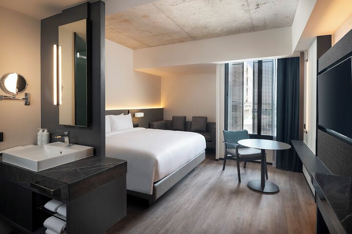 Room 16 of 49