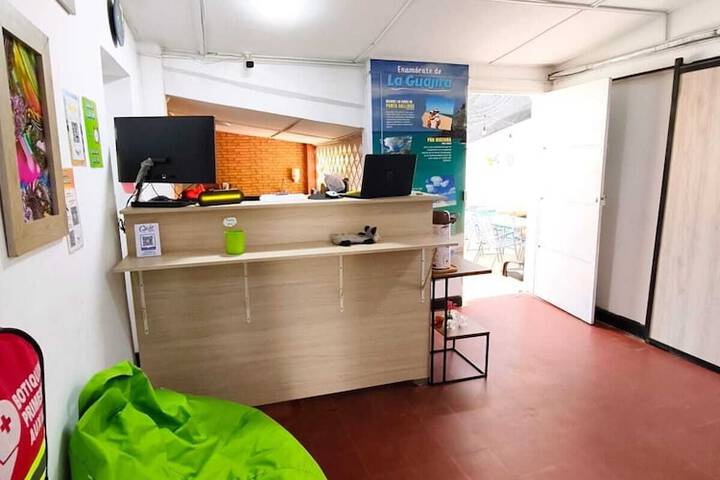 Room 12 of 25