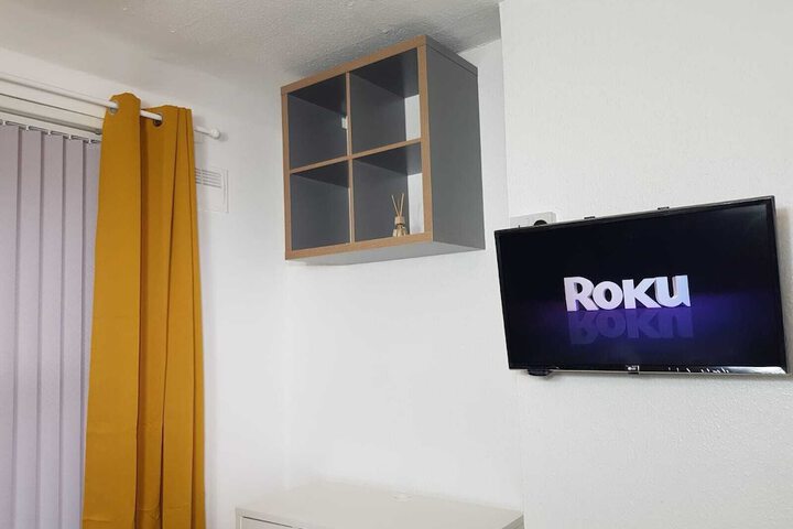 Room 6 of 16