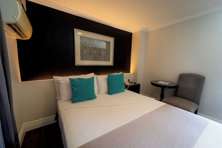 Room 6 of 38