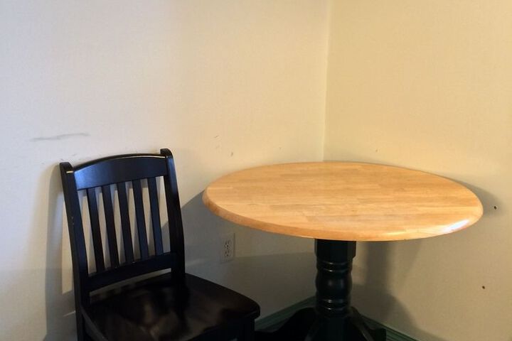 Room 6 of 10