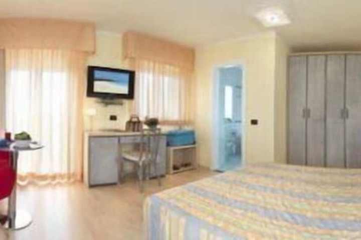 Room 5 of 36