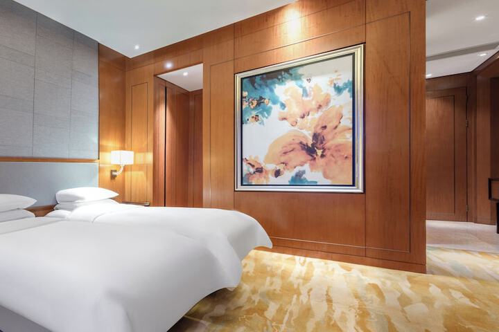 Room 31 of 105