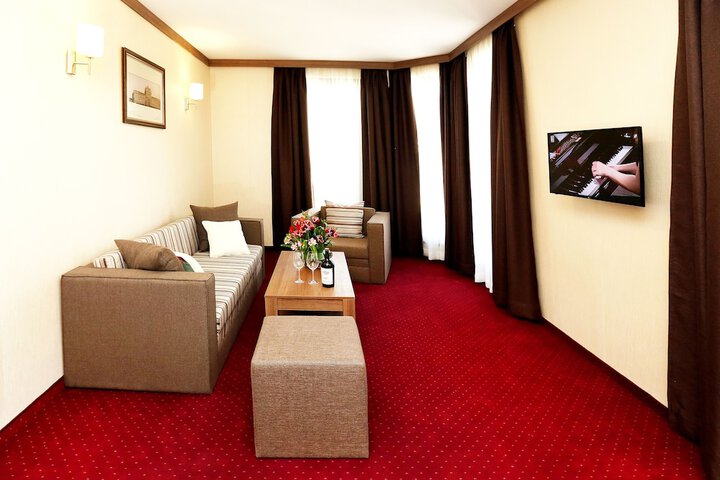 Room 18 of 64