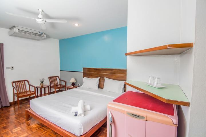 Room 4 of 38
