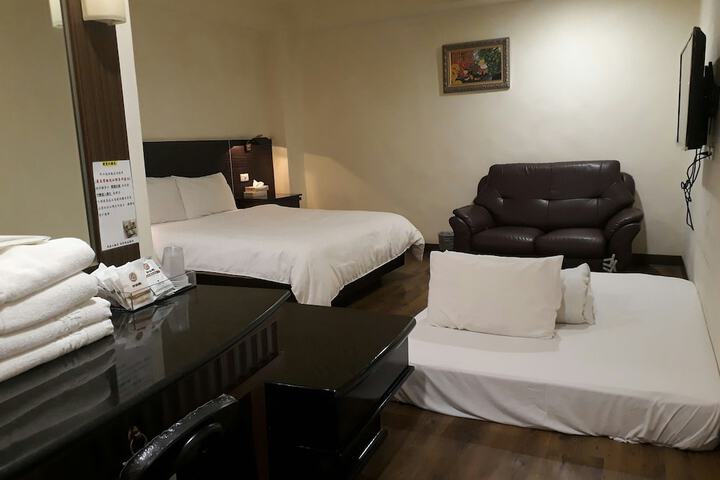 Room 12 of 31