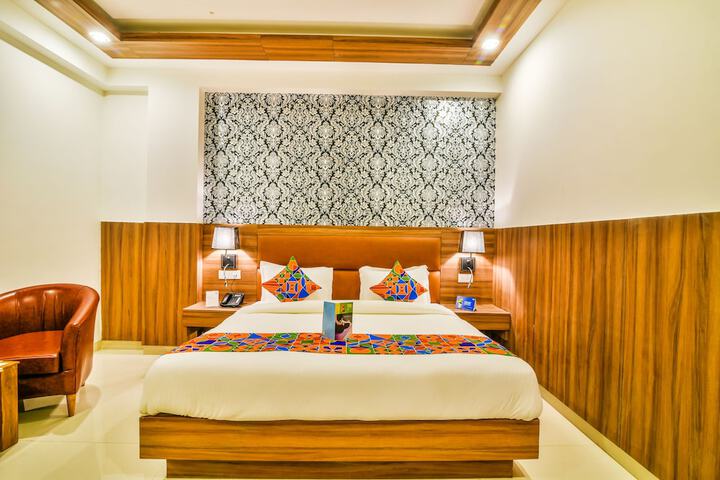 Room 4 of 7