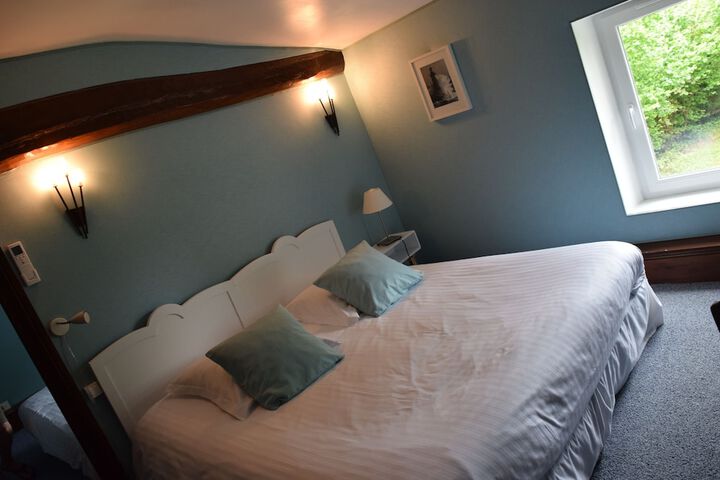 Room 8 of 40