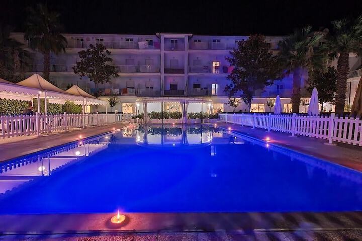 Hotel 33 of 41