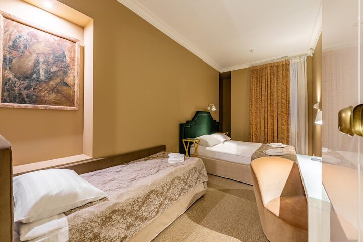 Room 14 of 30