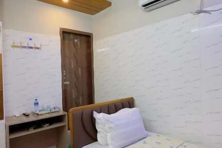 Room 8 of 45