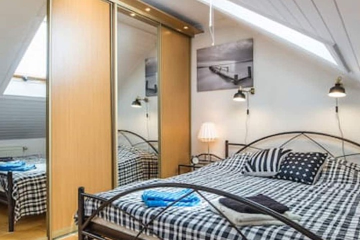 Room 4 of 20