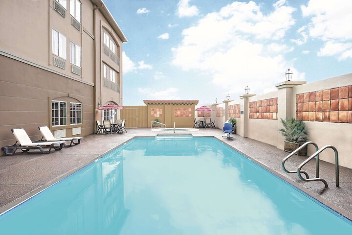 Pool 28 of 46