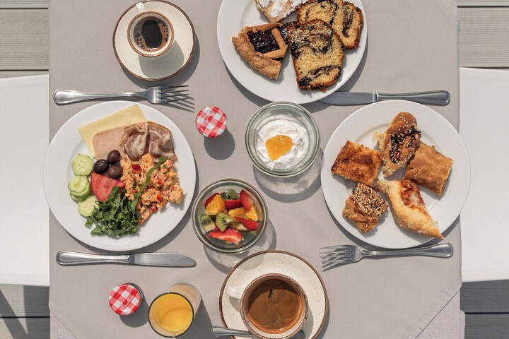 Breakfast/Coffee Service 17 of 48