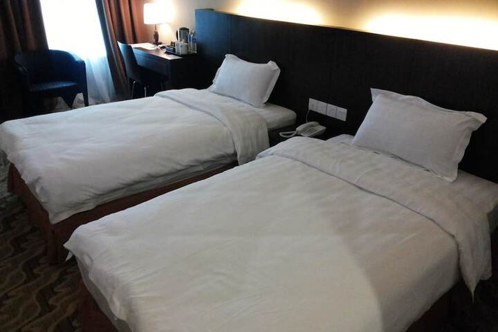 Room 16 of 26