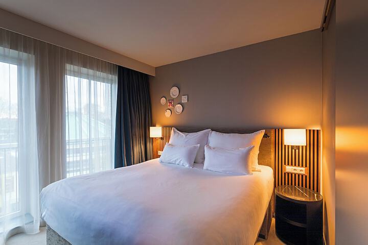 Room 32 of 89