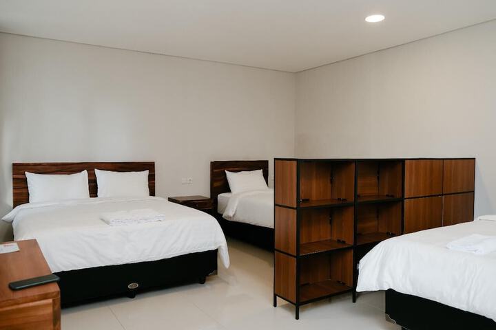 Room 8 of 19