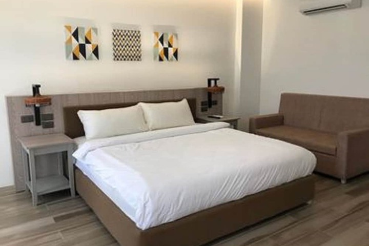 Room 12 of 72