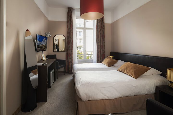 Room 7 of 30