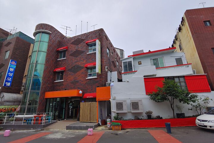 Hotel 7 of 8