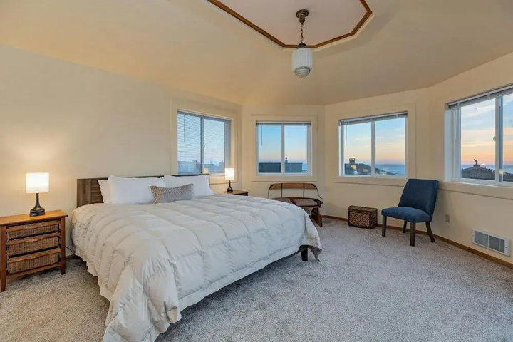 Room 4 of 24
