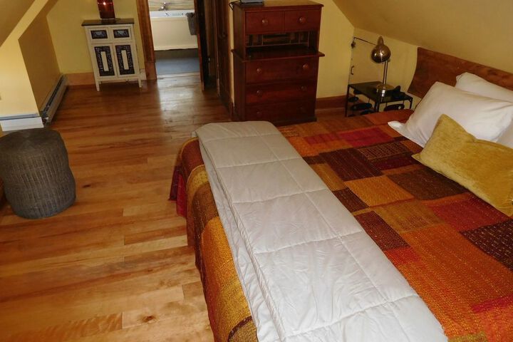 Room 28 of 118