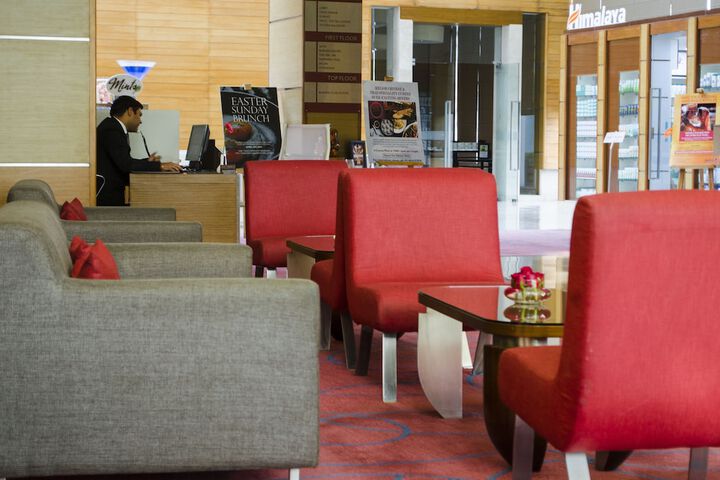 Entrance & Lobby