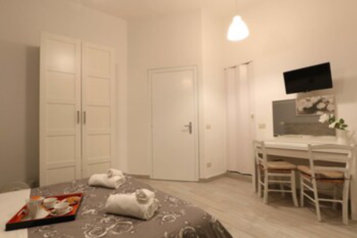 Room 14 of 25