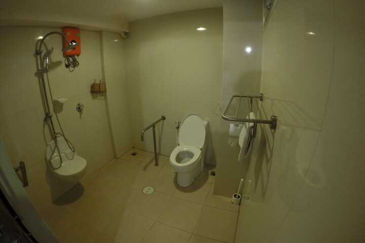 Room 54 of 77